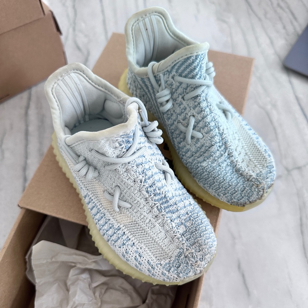 Yeezy Kids boost 350 - light blue - size: 7.5